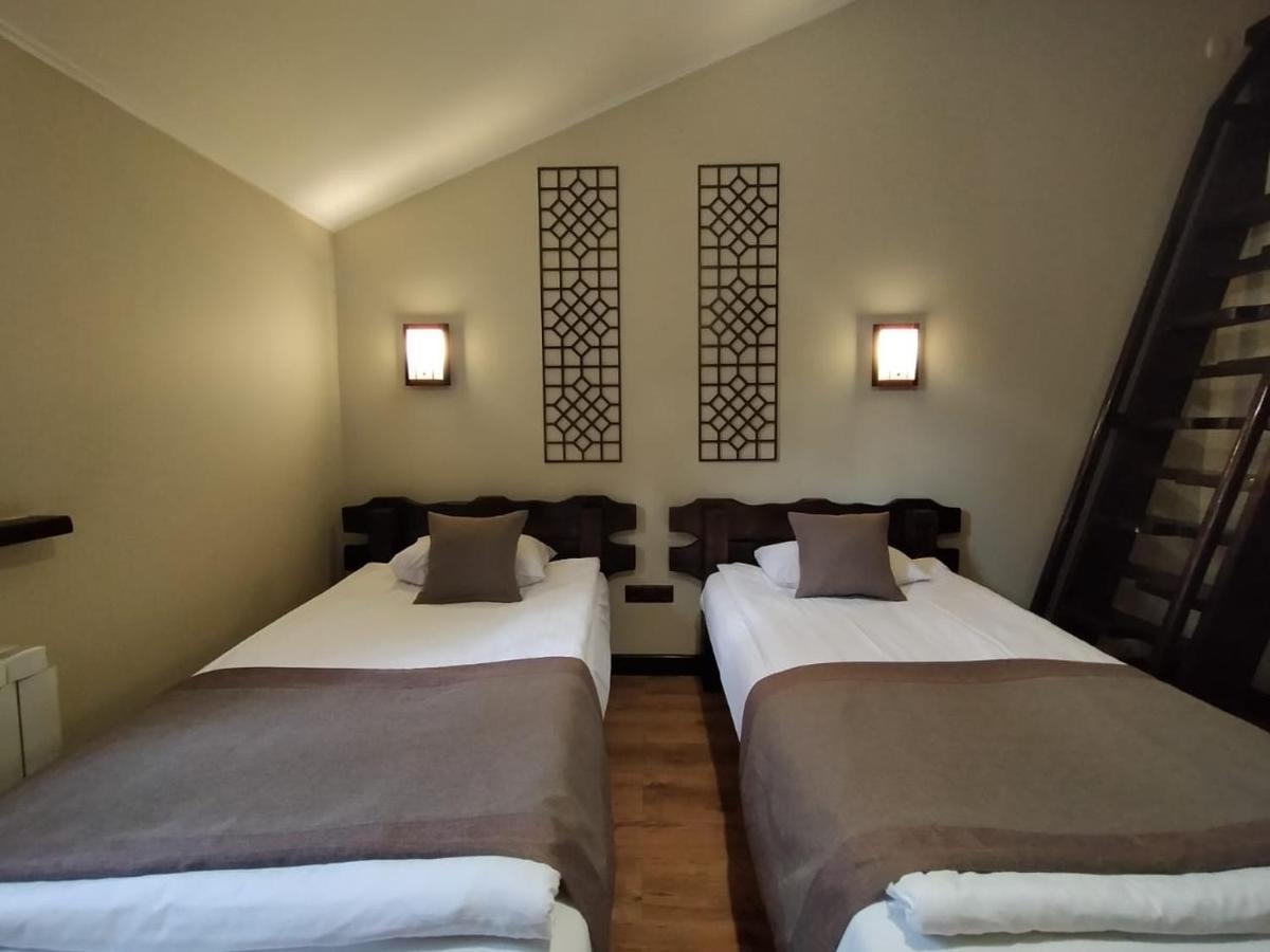 Saraishyq Hotel Almaty Exterior photo